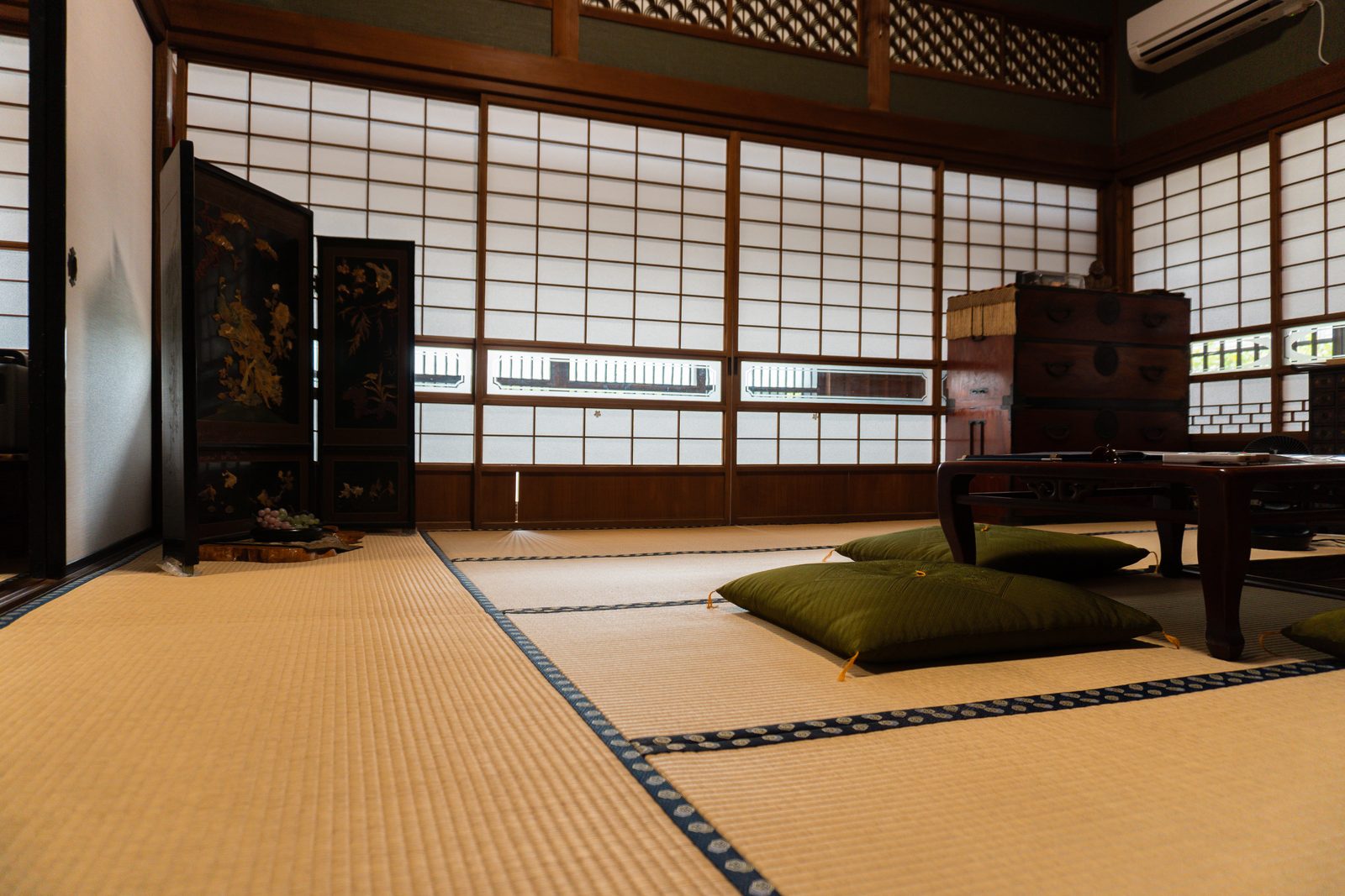 Tatami room just inside the entrance